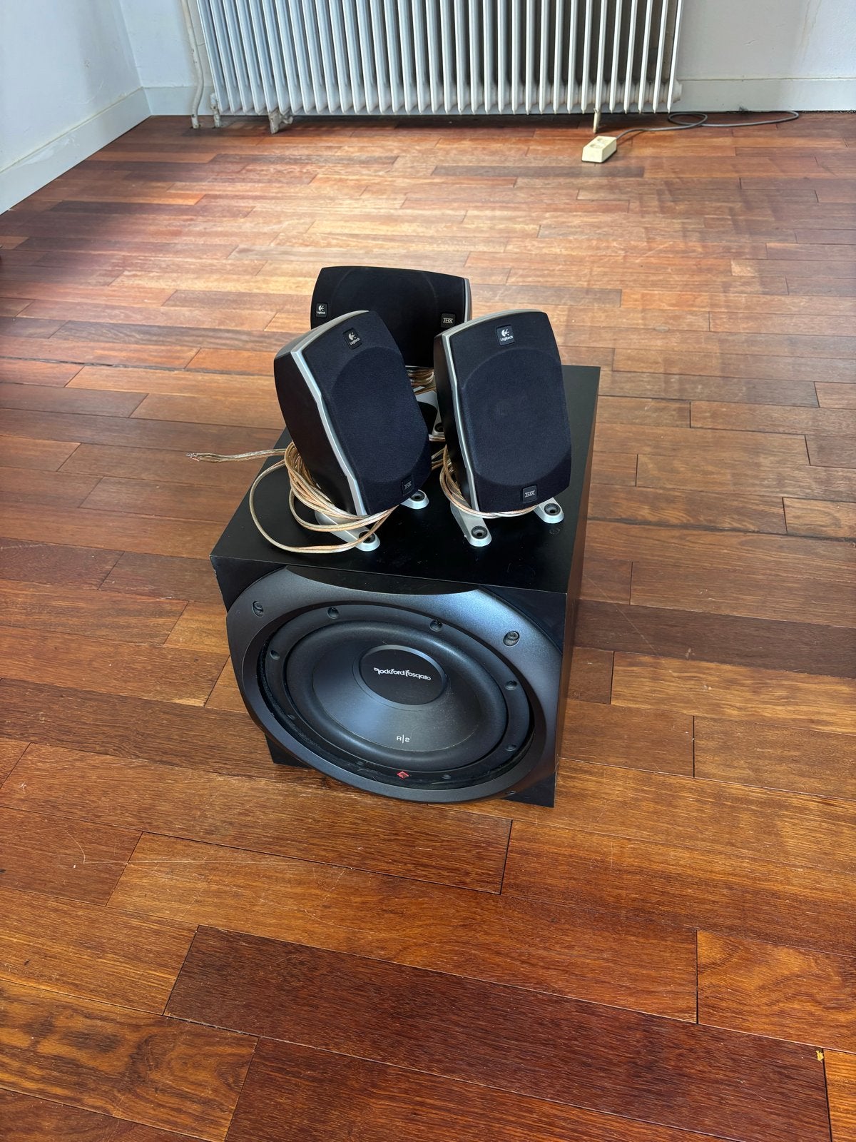 Logitech speakerset met subwoofer en afstandsbediening, Gebruikt, Logitech, Speakerset, Ophalen of Verzenden
