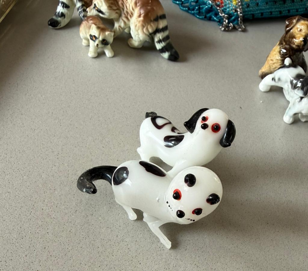 Vintage miniatuur kat en hond - jaren 50 keramiek, Ophalen, Zo goed als nieuw, Hond of Kat, Beeldje of Figuurtje