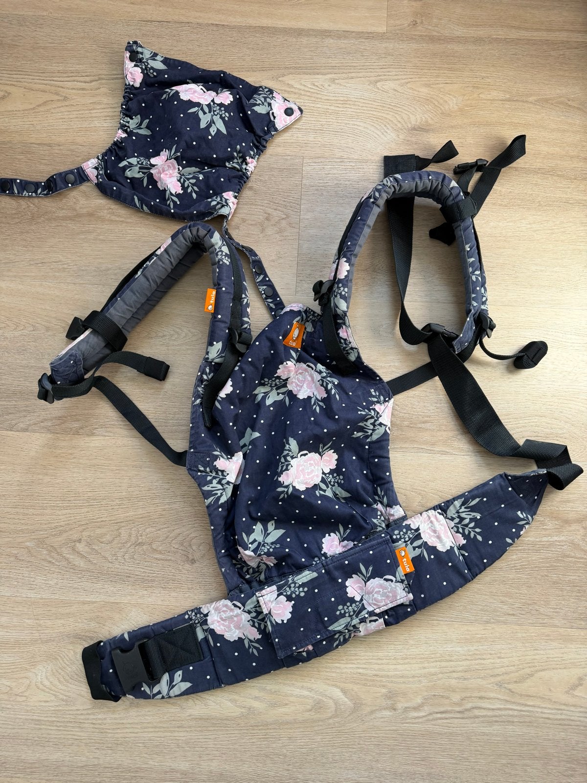Tula Free-to-Grow draagzak met newborn insert, Overige merken, Buik of Rug, Ophalen of Verzenden, Zo goed als nieuw