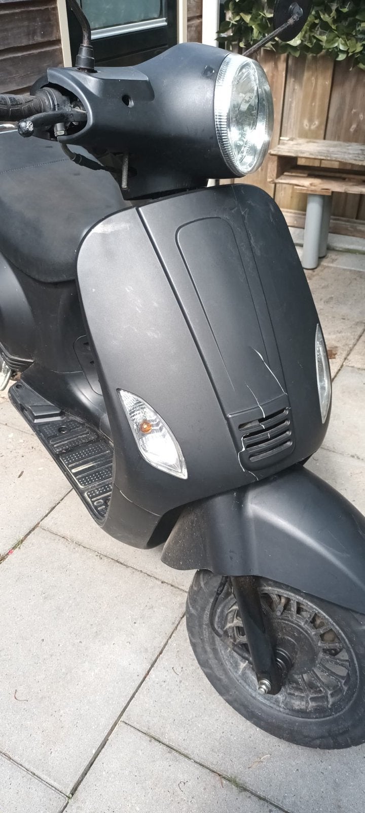 Zwarte scooter - Gebruikt, lichte schade, Gebruikt, Benzine, Ophalen, Overige merken