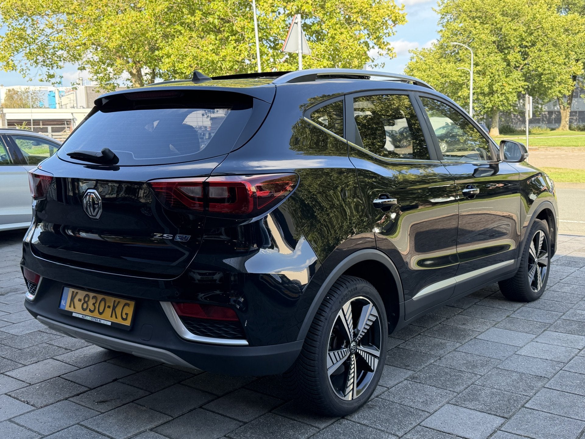 MG Mg Zs BWJ 12-2020 | EV 150PK Luxury 45 kWh SOH 91,7% | LE, Gebruikt, Zwart, 273 km, 150 pk