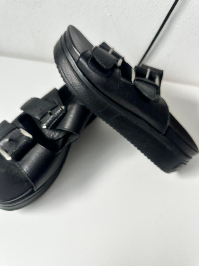 Shabbies slippers maat 36 zwart leer, Kleding | Dames, Schoenen, Ophalen of Verzenden, Zo goed als nieuw, Zwart