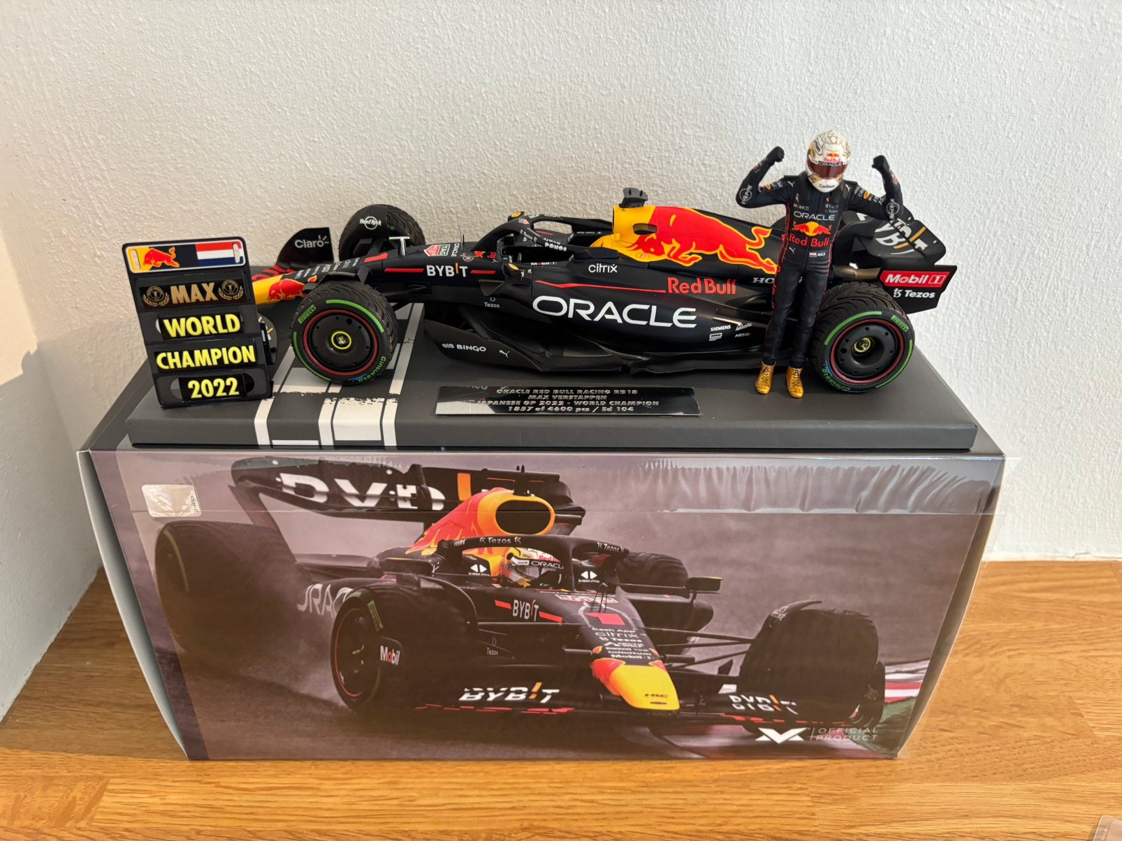 Max verstappen RB18 world champion japan 2022 1:18 model, Verzamelen, Ophalen of Verzenden, Zo goed als nieuw, Formule 1