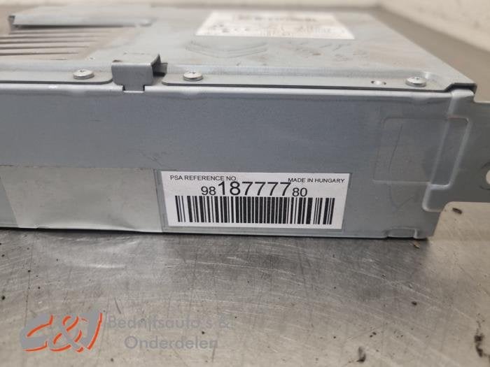 Navigatie Module van een Opel Vivaro, Gebruikt, -, -, Opel
