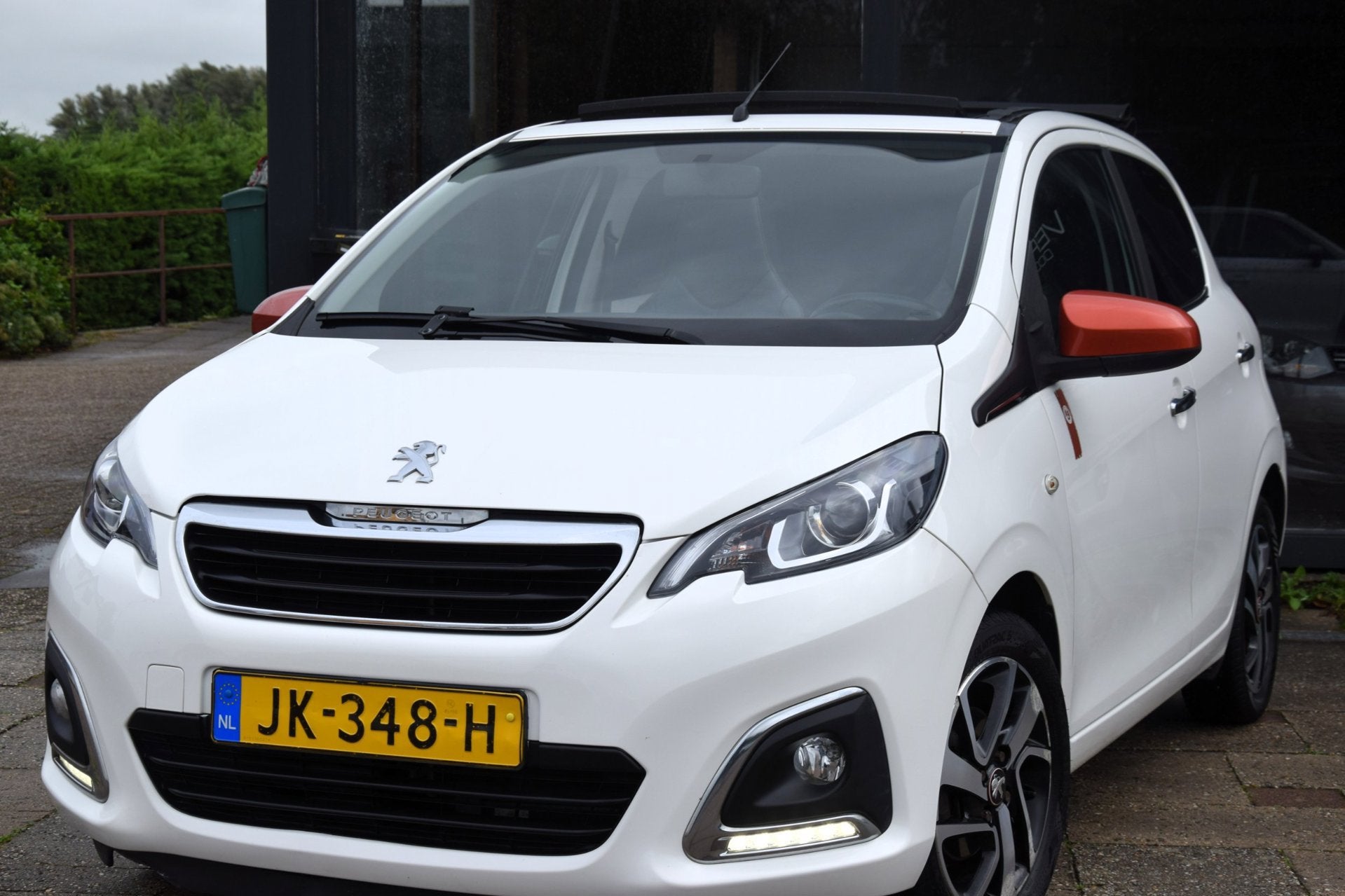 Peugeot 108 1.2 Puretech TOP! Roland Garros Camera Stoelverw, Auto's, Voorwielaandrijving, Verwarmde buitenspiegels, Gebruikt