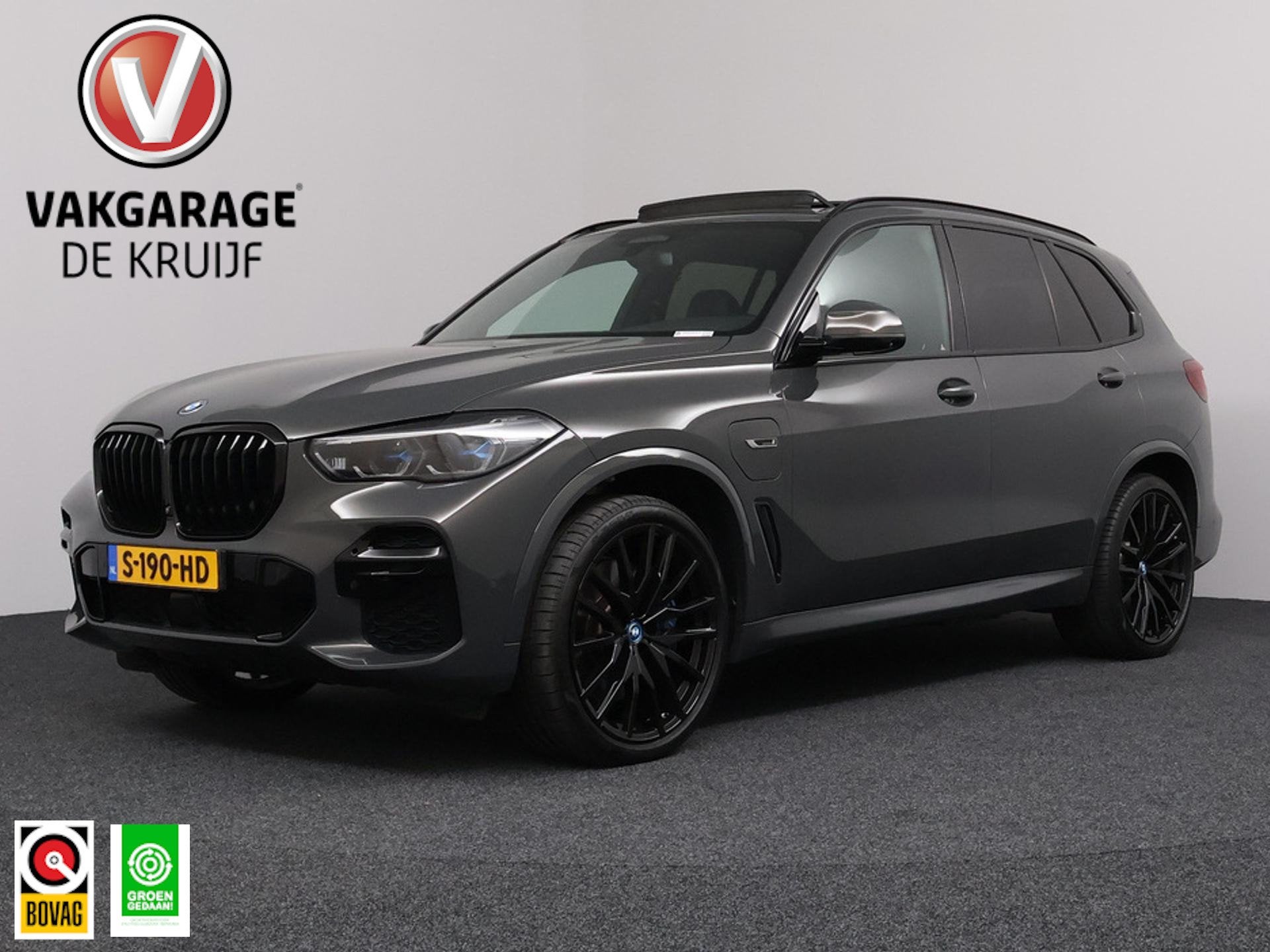 BMW X5 xDrive45e High Executive | Trekhaak | Pano | Luchtver, Auto's, BMW, Lichtsensor, Gebruikt, 394 pk, Vierwielaandrijving