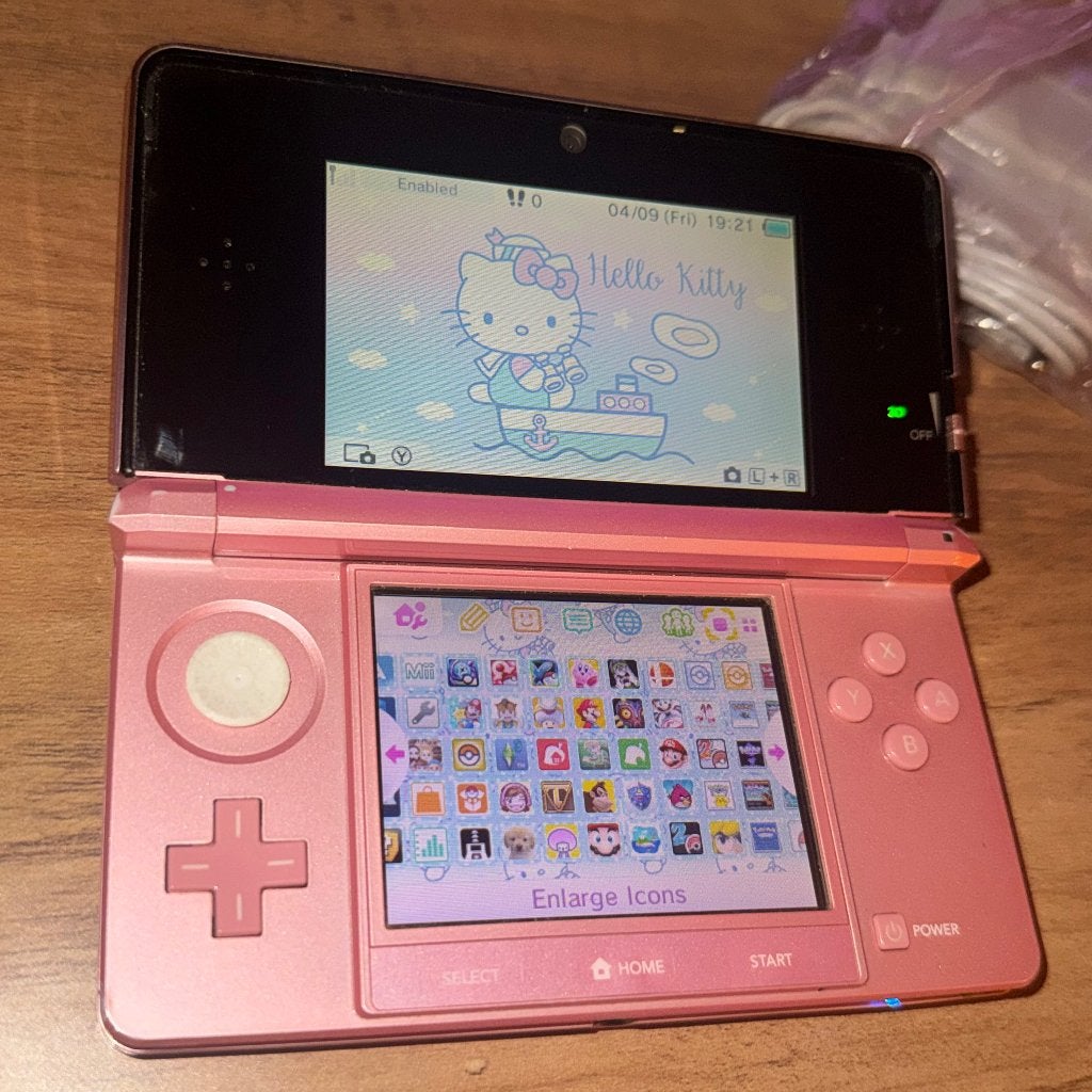 Nintendo 3DS Hello Kitty 64 GB Games Mario Pokemon Zelda, Spelcomputers en Games, Ophalen of Verzenden, 3DS, Roze, Gebruikt