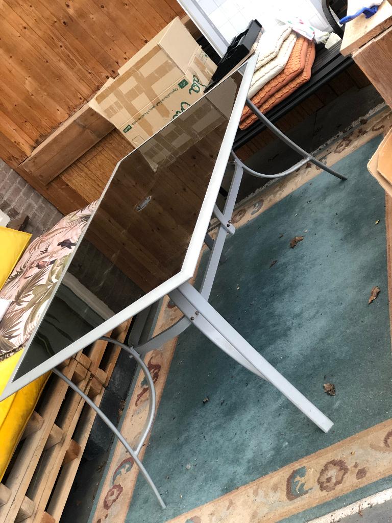 Buitentafel glas GRATIS AFHALEN DEN DUNGEN, Ophalen, Gebruikt, Rechthoekig, Overige materialen