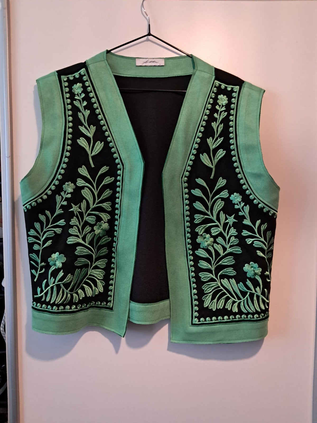 Ambika Gilet Nieuw XL met Geborduurde Details, Meerkleurig, Maat 46/48 (XL) of groter, Nieuw, Ophalen of Verzenden