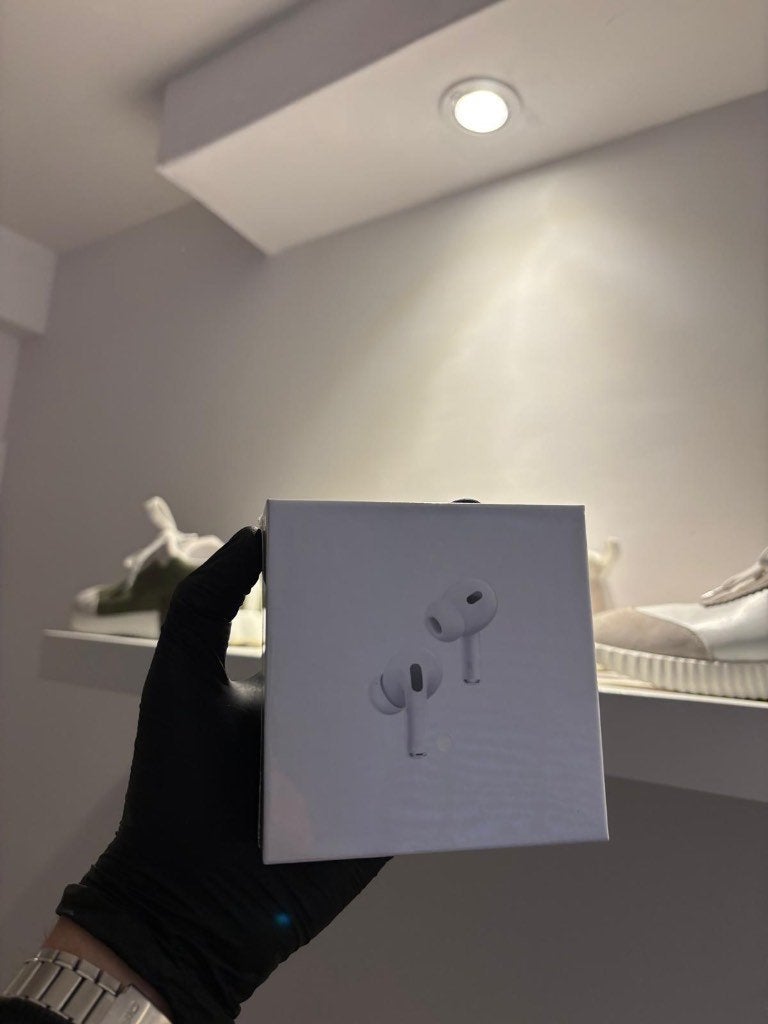Apple AirPods Pro 2 - Nieuw en Geseald