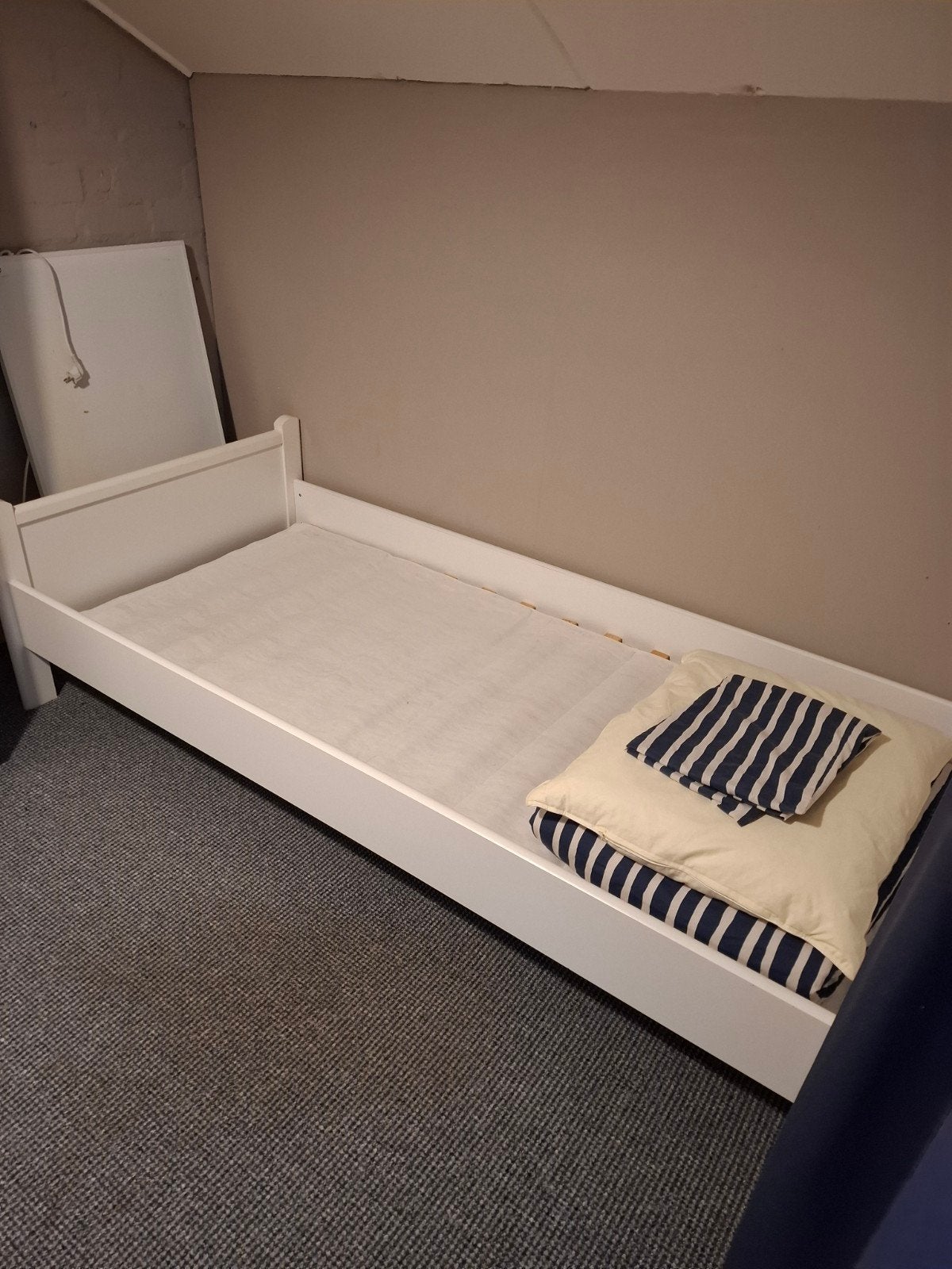 Mooi bed ( zonder matras), Ophalen, Gebruikt, 90 cm, Eenpersoons