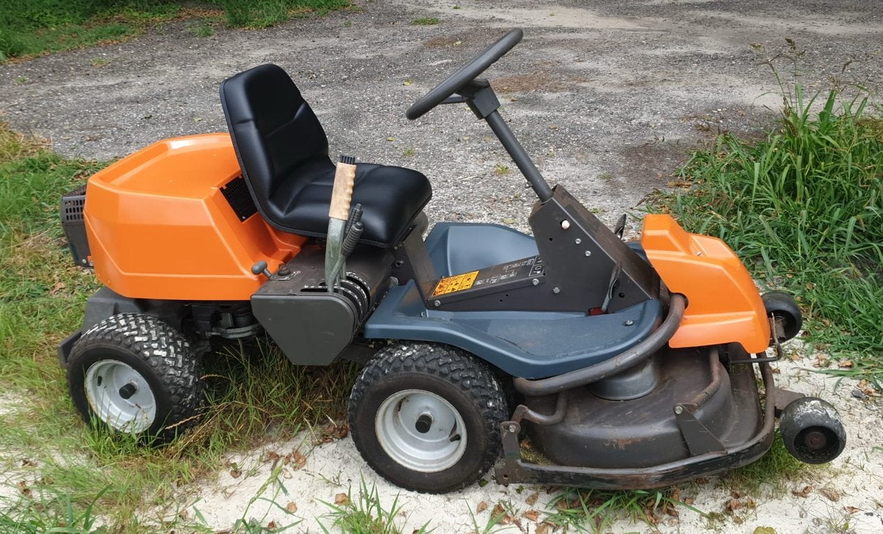 Husqvarna rider 13 in goede staat! 12,5 pk hard maaidek, Tuin en Terras, Ophalen, Zo goed als nieuw