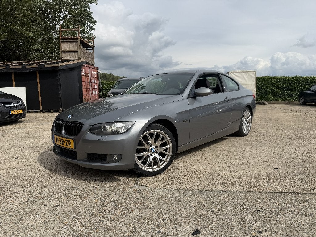 BMW 3-Serie 2.0 I 320 Coupe 2008 Grijs, Auto's, BMW, 1995 cc, 4 cilinders, 4 stoelen, Origineel Nederlands