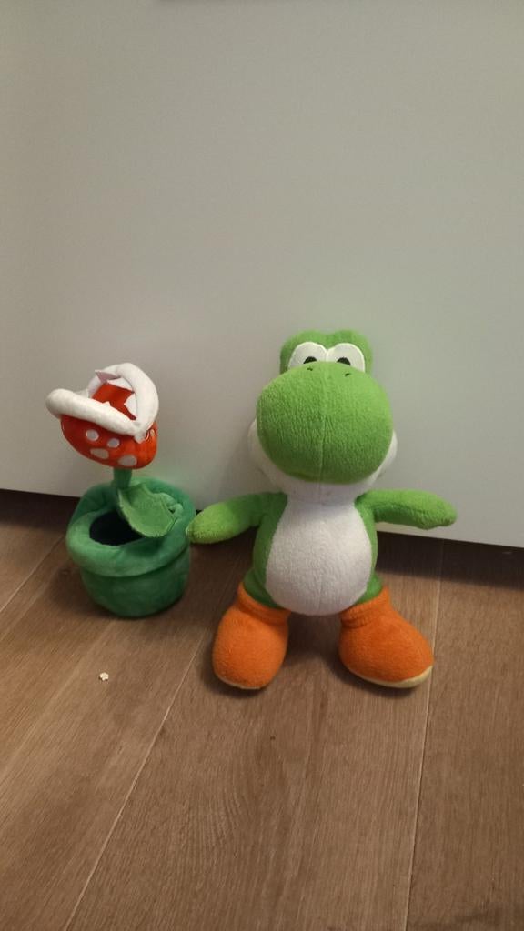 Yoshi en Piranha Plant knuffels - Super Mario, Overige typen, Ophalen of Verzenden, Nintendo, Middelgroot (20 tot 80 cm)