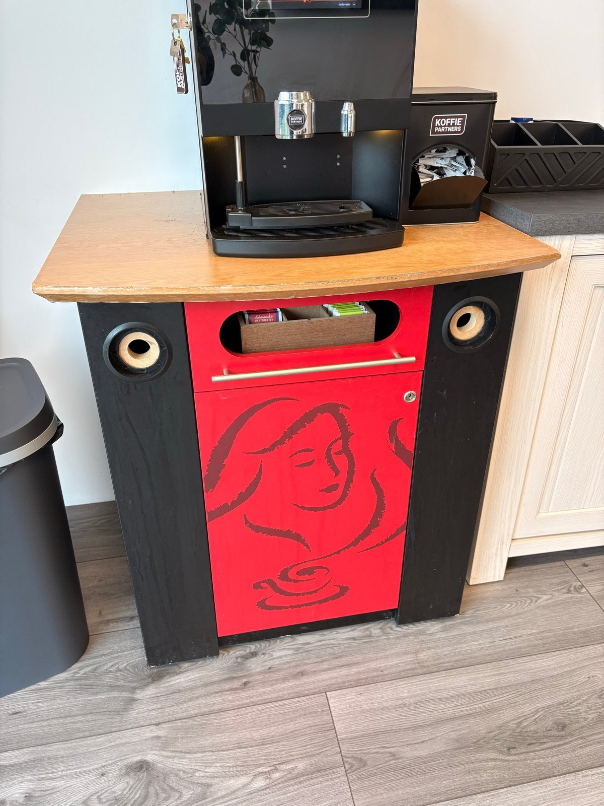 Douwe Egberts Koffie Corner Meubel Kast, Ophalen, Gebruikt