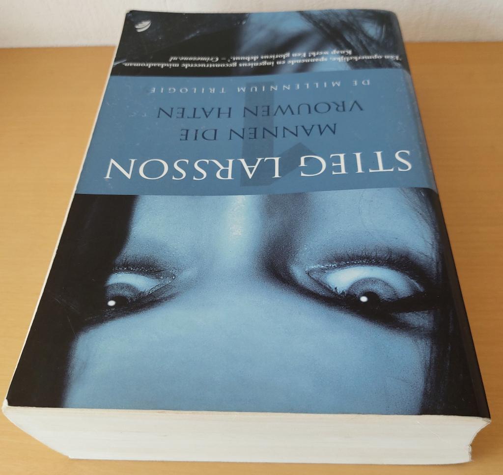 Mannen die vrouwen haten-Stieg Larsson -Millenniumreeks dl.1, Boeken, Europa overig, Stieg Larsson, Ophalen, Gelezen