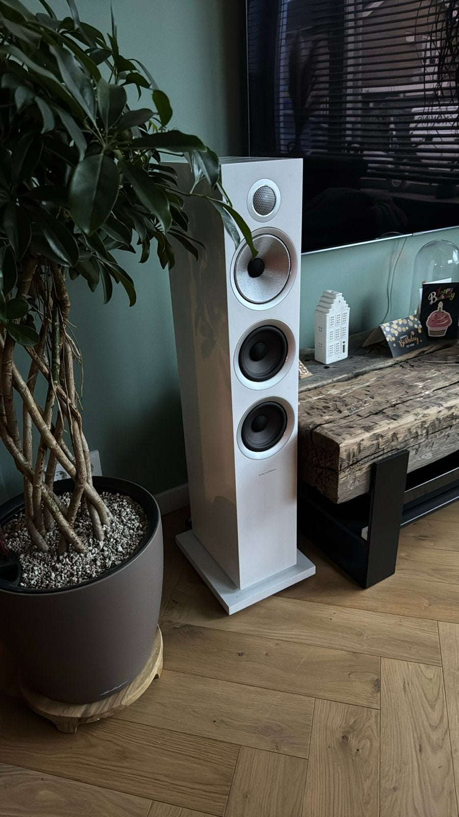 Bowers & Wilkins 704 S2 Vloerstaande Luidspreker Wit, Vloerstaande luidspreker, Zo goed als nieuw, Bowers & Wilkins (B&W), Ophalen