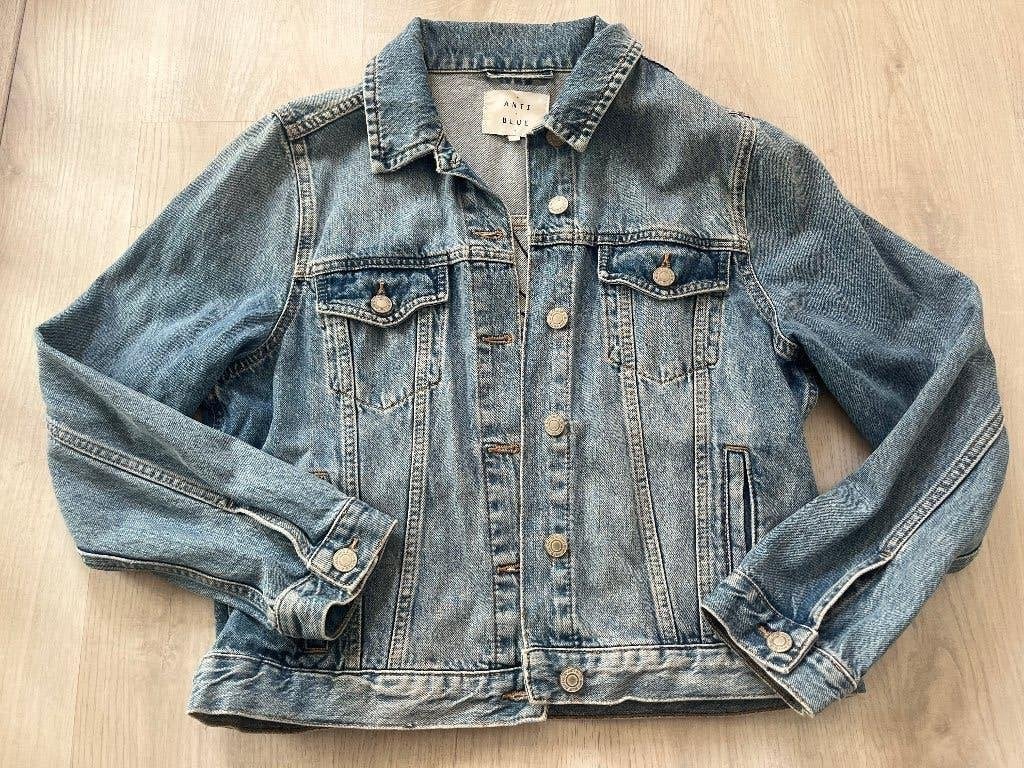 Anti Blue dames spijkerjas maat M met print, Ophalen, Zo goed als nieuw, Maat 38/40 (M), Blauw