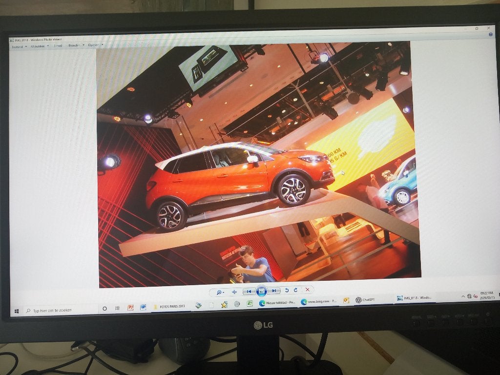 LG 24 MB37- B LEDDISPLAY COMPUTERSCHERM, Ophalen, In hoogte verstelbaar, Full HD, Zo goed als nieuw