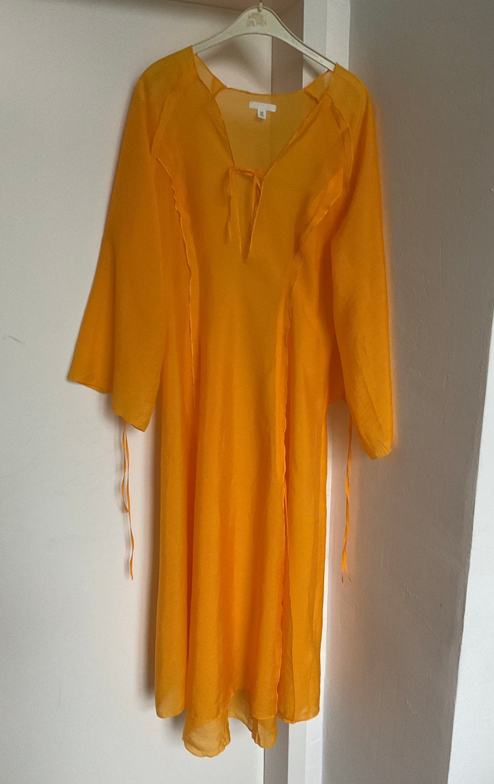 Lange jurk S. H&M, Ophalen of Verzenden, Zo goed als nieuw, Onder de knie