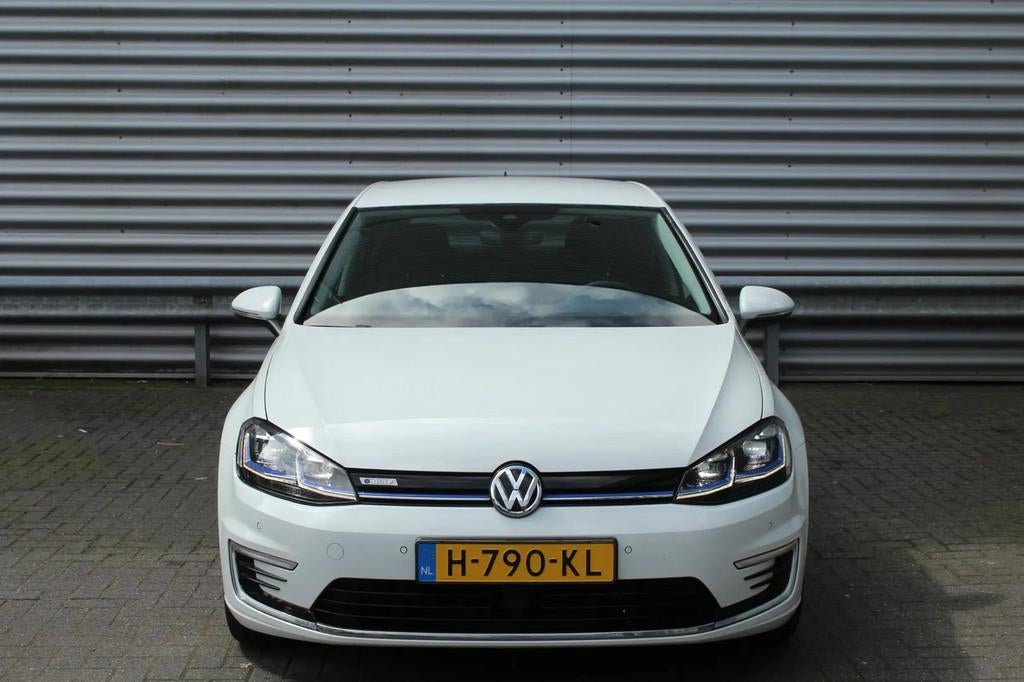 Volkswagen e-Golf E-DITION SoH 90% NL-Auto NAP € 14.950,00, Automaat, Gebruikt, Wit, Origineel Nederlands