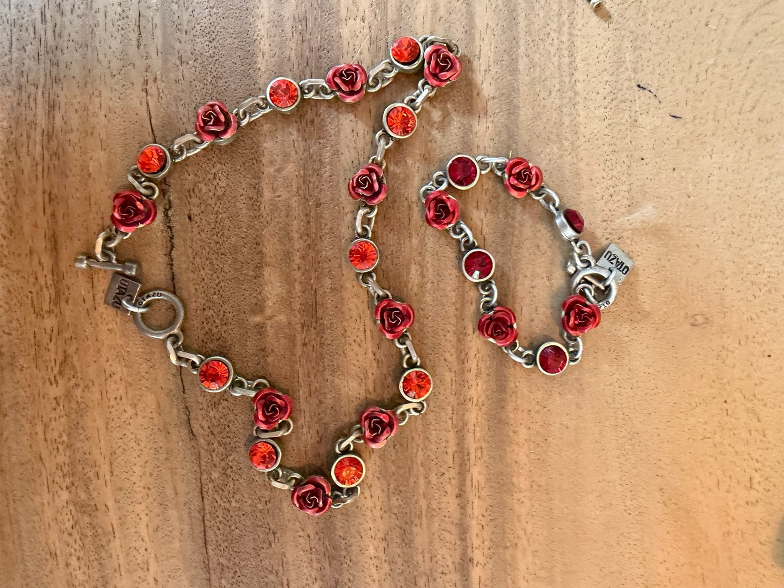 Mooie set roosjes Ketting en Armband Otazu, Ophalen of Verzenden, Nieuw, Zilver, Overige materialen