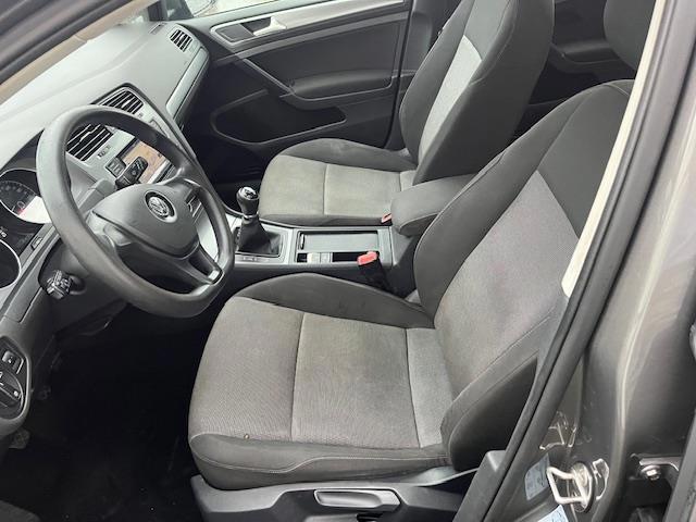 Volkswagen Golf 1.2 TSI Trendline, '13, 5-drs, 254000 km net, Voorwielaandrijving, Euro 5, Gebruikt, Zwart