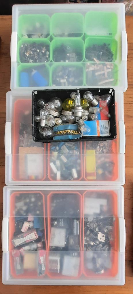 3 dozen elektronica‑onderdelen € 25 inclusief verzendkosten!, Ophalen of Verzenden