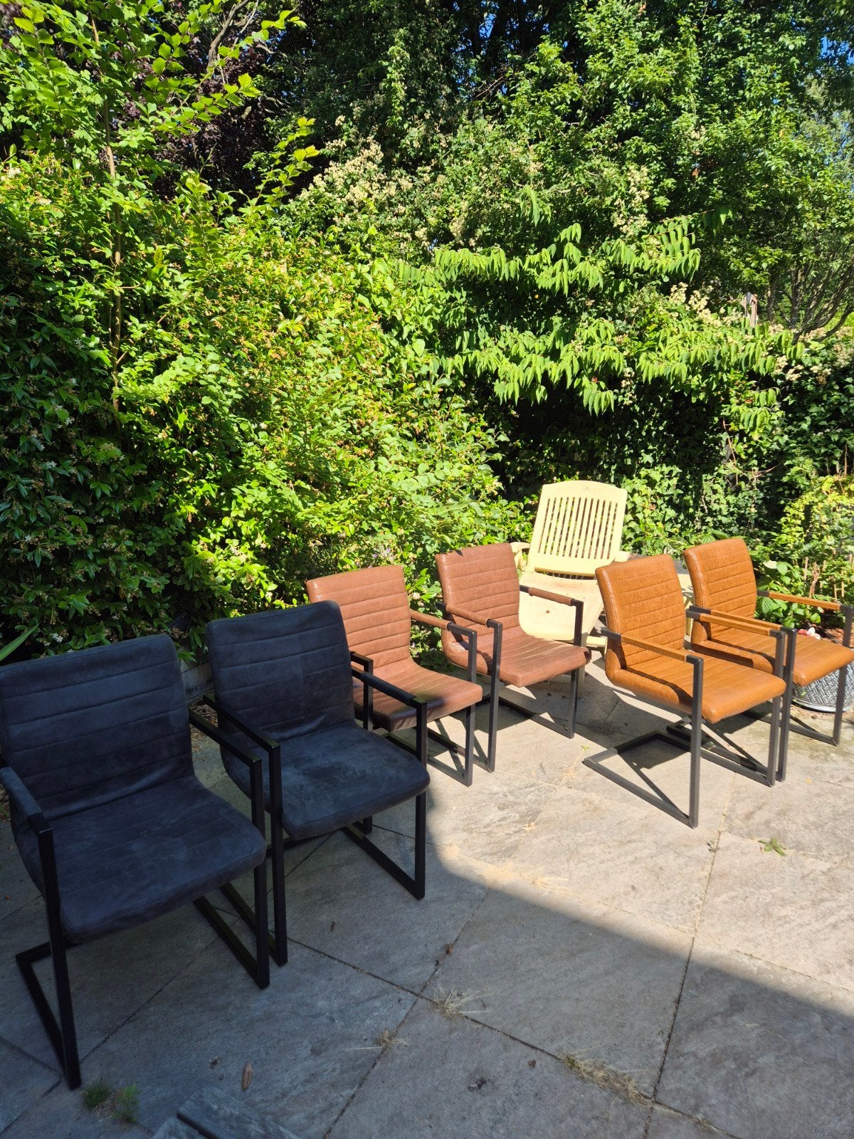 6 eetkamerstoelen - 4 bruin leer, 2 grijs stof, Ophalen, Gebruikt, Bruin, Leer