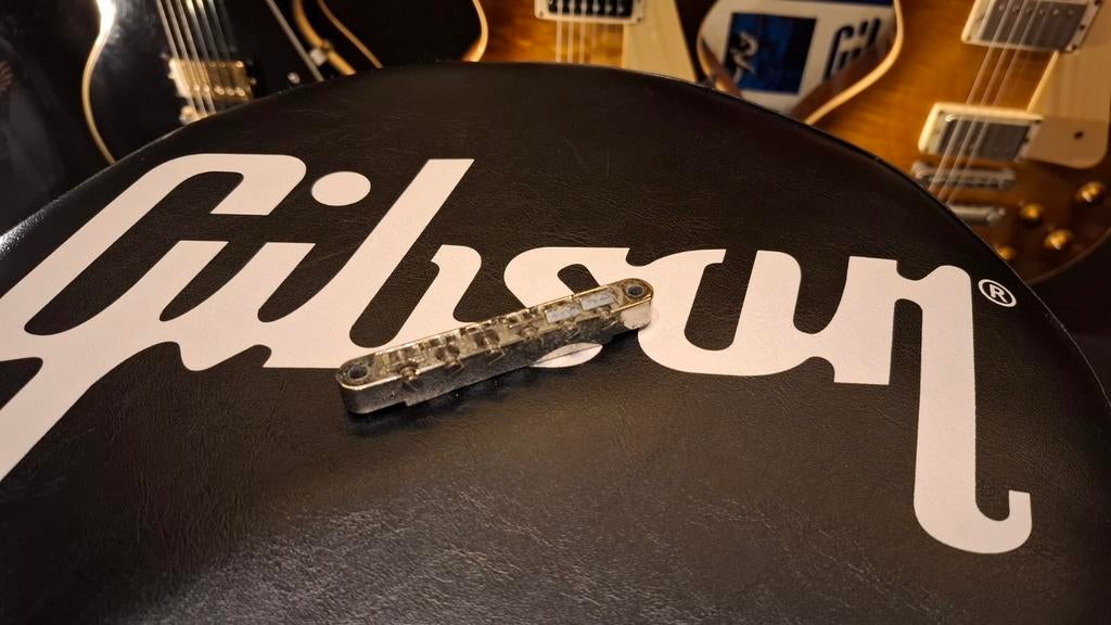 Gibson ABR-1 bridge relic nickel, Muziek en Instrumenten, Ophalen of Verzenden, Elektrische gitaar