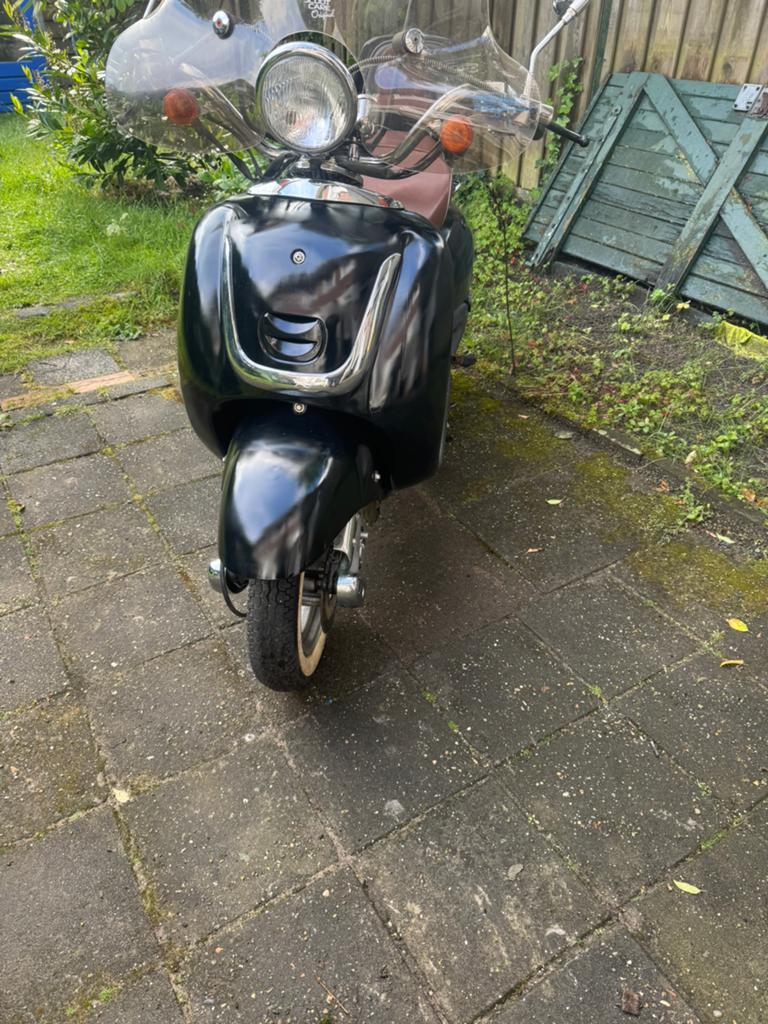Zwart retro scooter, Ophalen, Gebruikt, Benzine, Overige merken