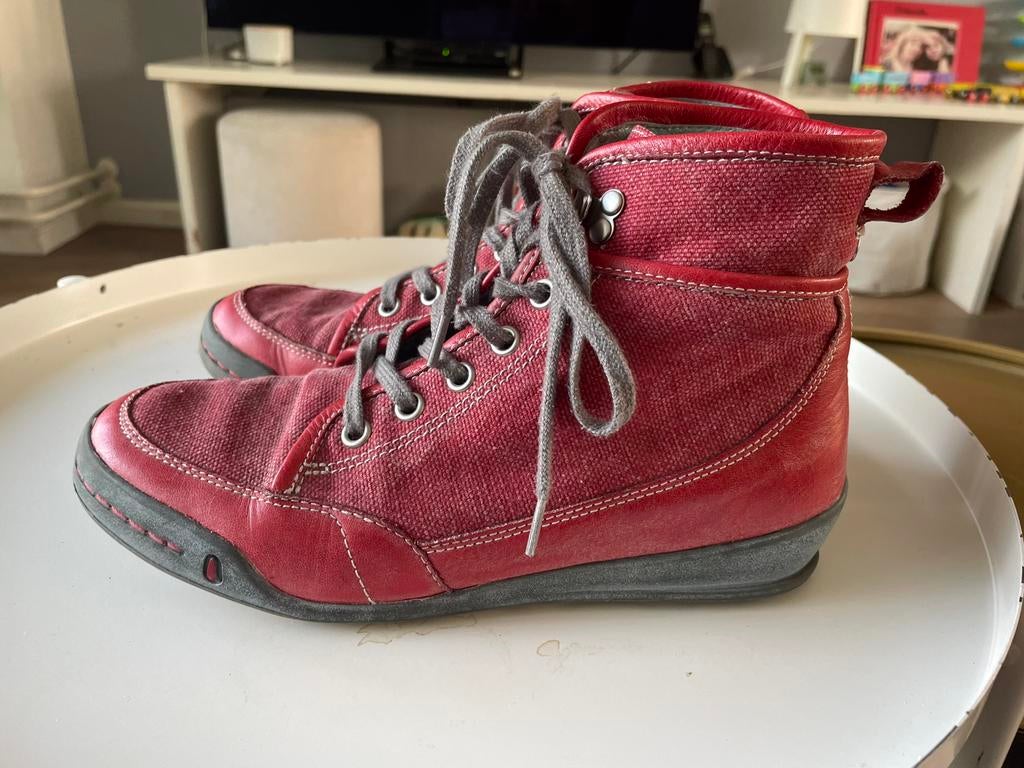 Wolky boots mt 38, Kleding | Dames, Schoenen, Ophalen of Verzenden, Gedragen, Rood