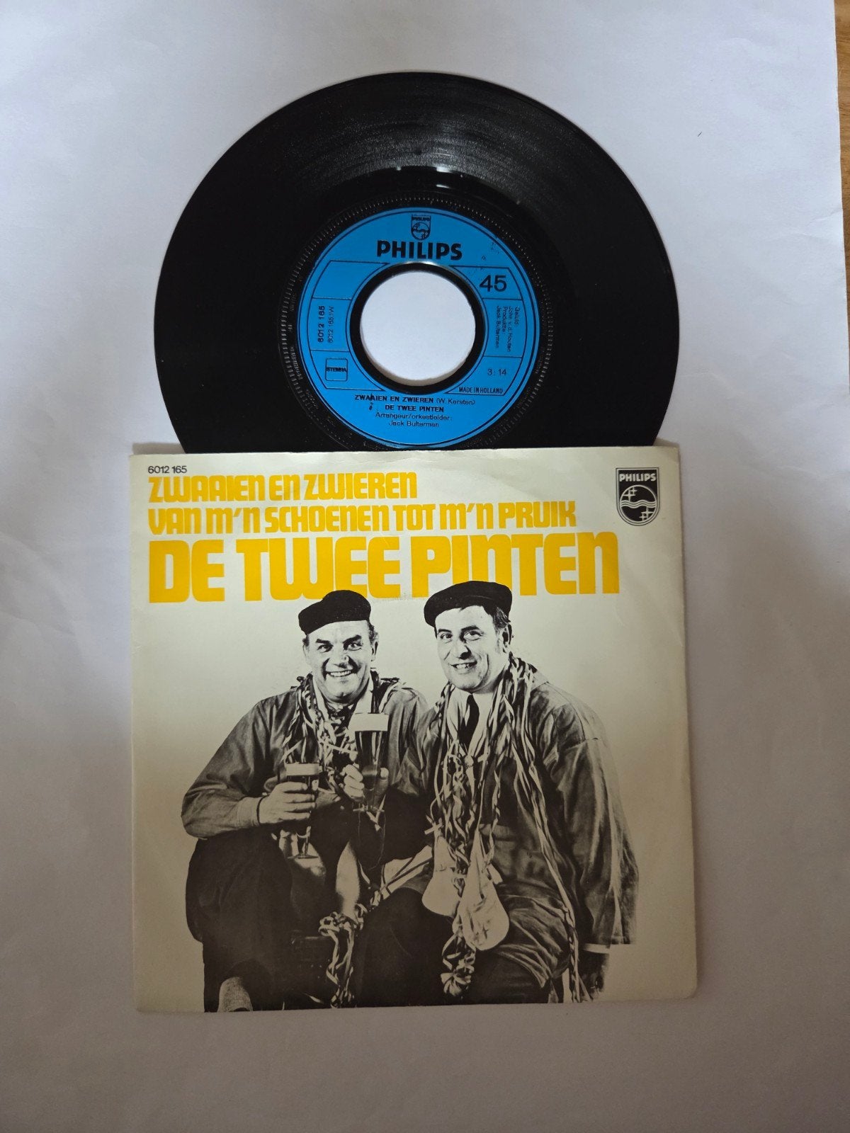 De Twee Pinten - Zwaaien en zwieren, Ophalen of Verzenden, Gebruikt, Nederlandstalig