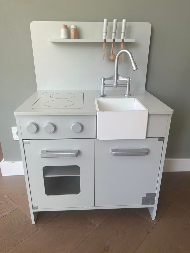 Gebruikt speelkeukentje van Petite Amélie, Kinderen en Baby's, Speelgoed | Speelkeukens, Ophalen, Gebruikt, Hout, Speelkeuken