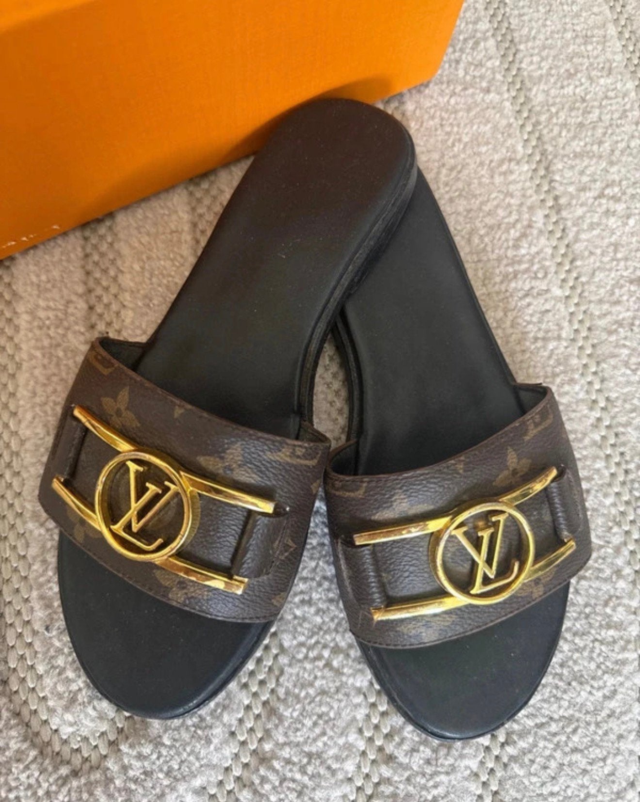 Slippers, Zwart, Zo goed als nieuw, Ophalen, Slippers