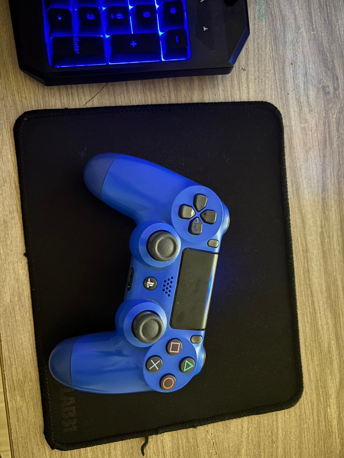 PS4 Slim 1TB + Monitor + Controller + Accessoires, Ophalen, Gebruikt, 1 TB, Met 1 controller