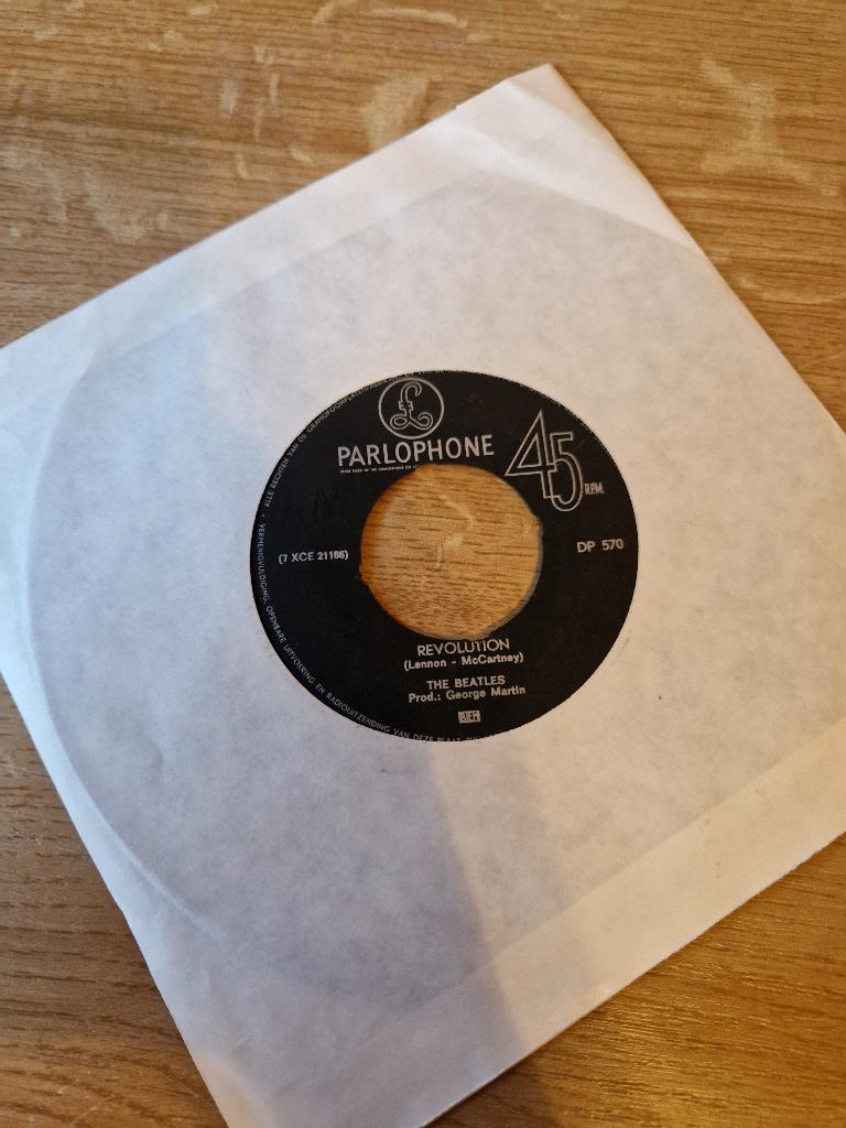 The Beatles – Revolution / Hey Jude, Ophalen of Verzenden, Zo goed als nieuw, Pop