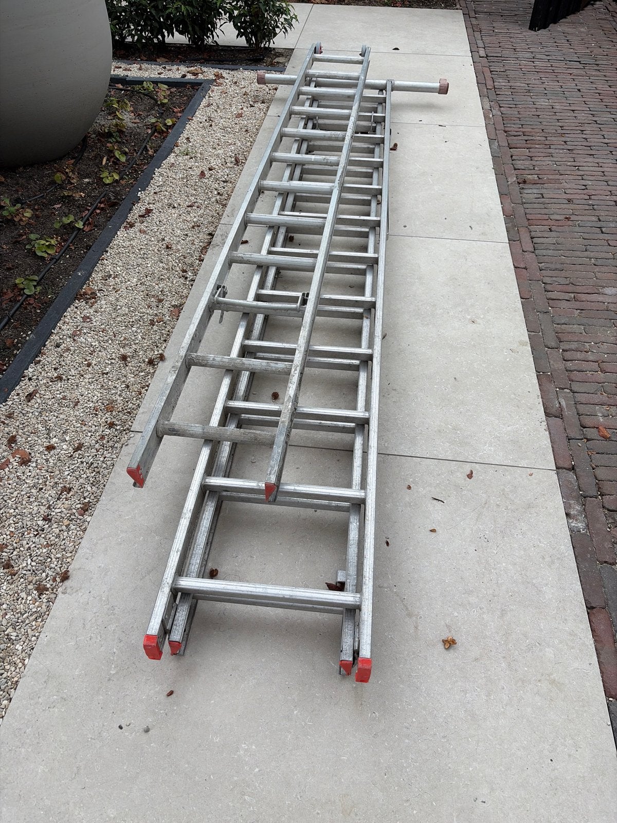 Uitschuifbare aluminium ladder met wielen, Ophalen, Gebruikt, Ladder, Opvouwbaar of Inschuifbaar