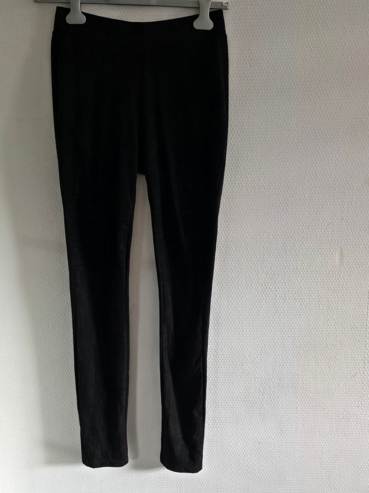 Dames Zachte Zwarte legging maat M, Legging, Zwart, Maat 40/42 (M), Ophalen of Verzenden