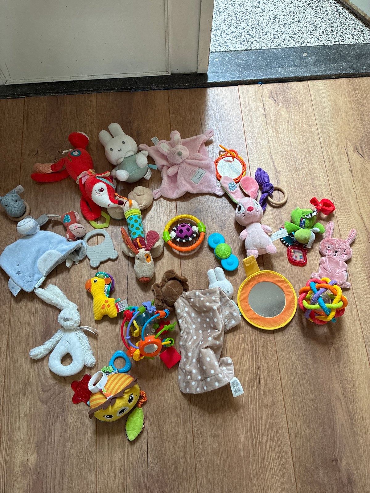 Pakket  baby speelgoed, rammelaars, knuffels, Ophalen, Gebruikt, Overige typen, Met licht