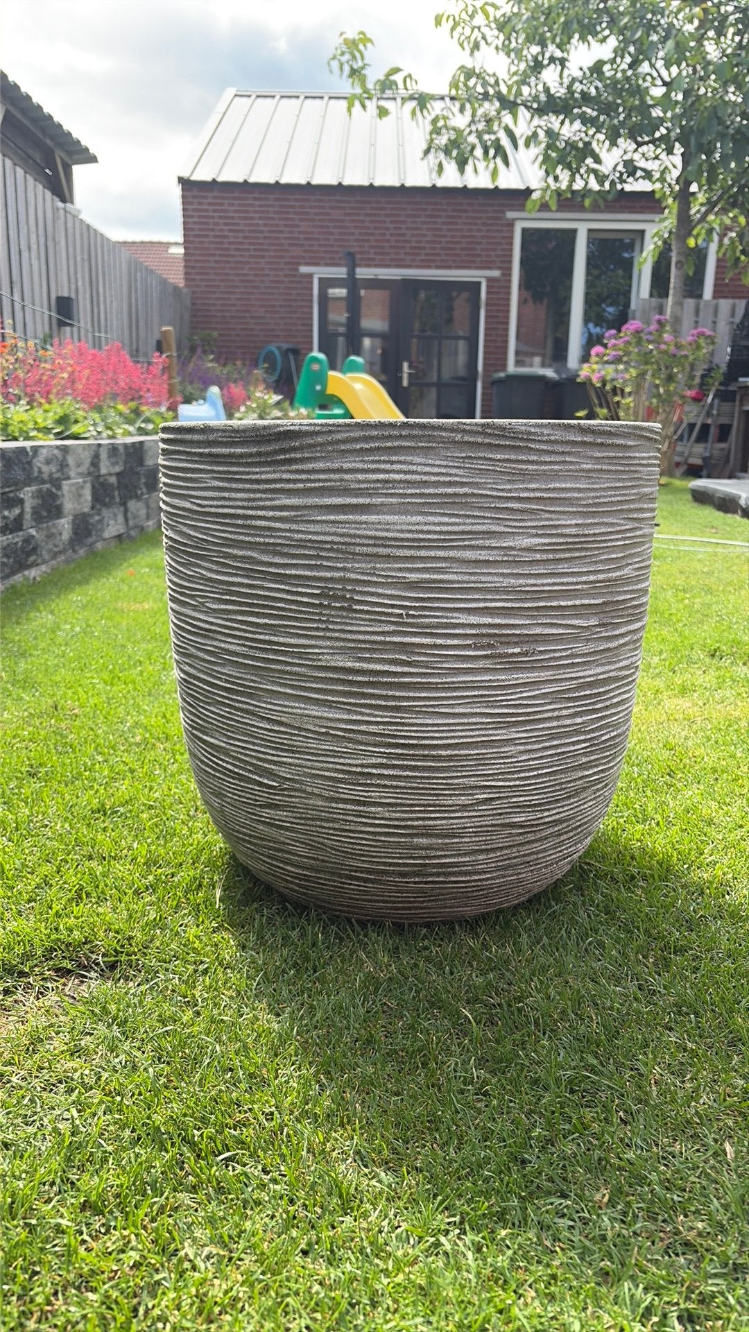 Bloempot, Tuin en Terras, Ophalen, Kunststof, Rond, Zo goed als nieuw