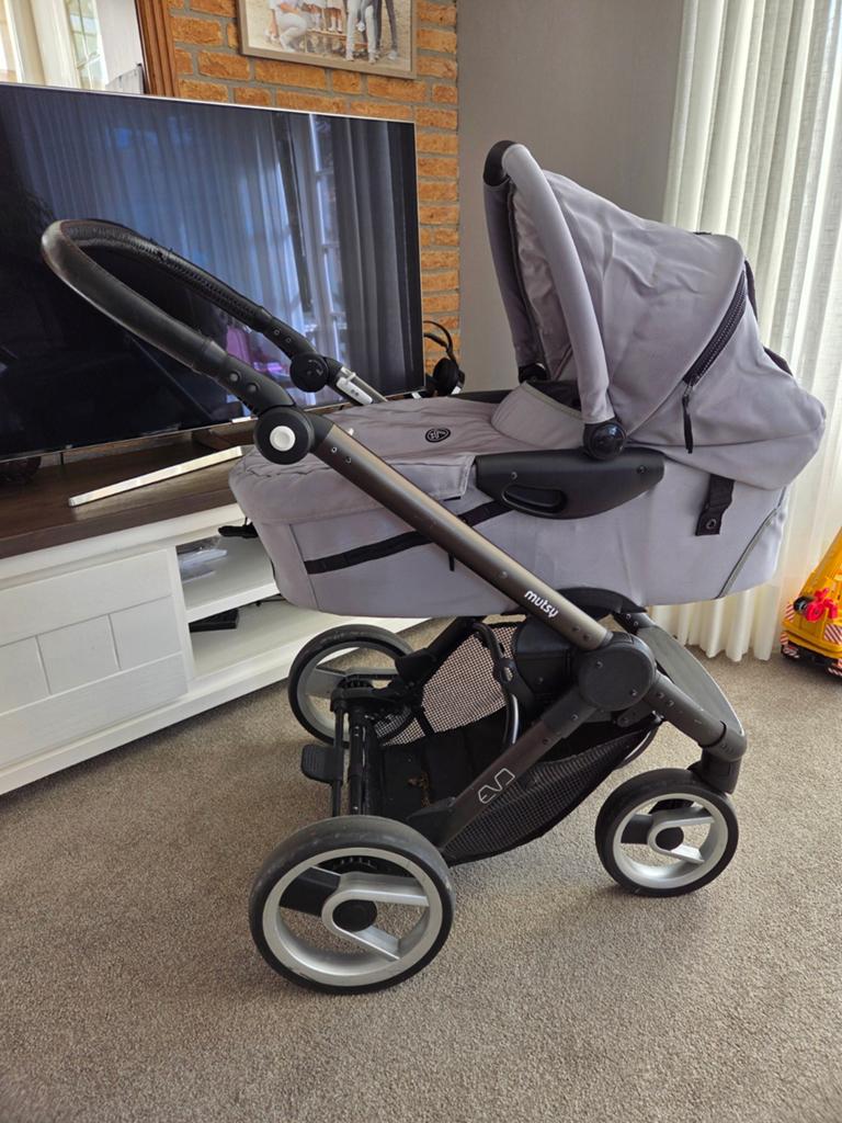 Mutsy kinderwagen met grijze bekleding, Kinderwagen, Gebruikt, Ophalen of Verzenden, Mutsy
