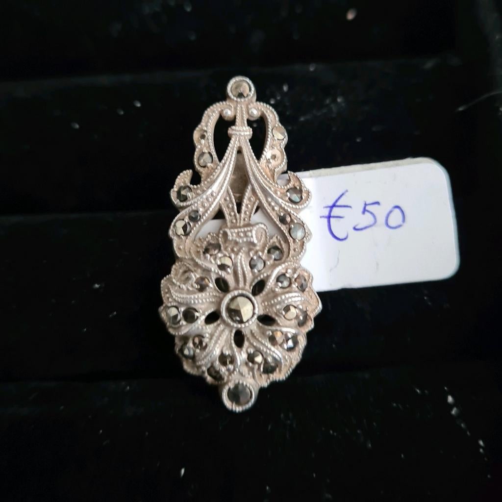 Art Deco zilveren rever speld met markasiet. 3,5 cm, Sieraden, Tassen en Uiterlijk, Ringen, 18 tot 19, Ophalen of Verzenden, Dame