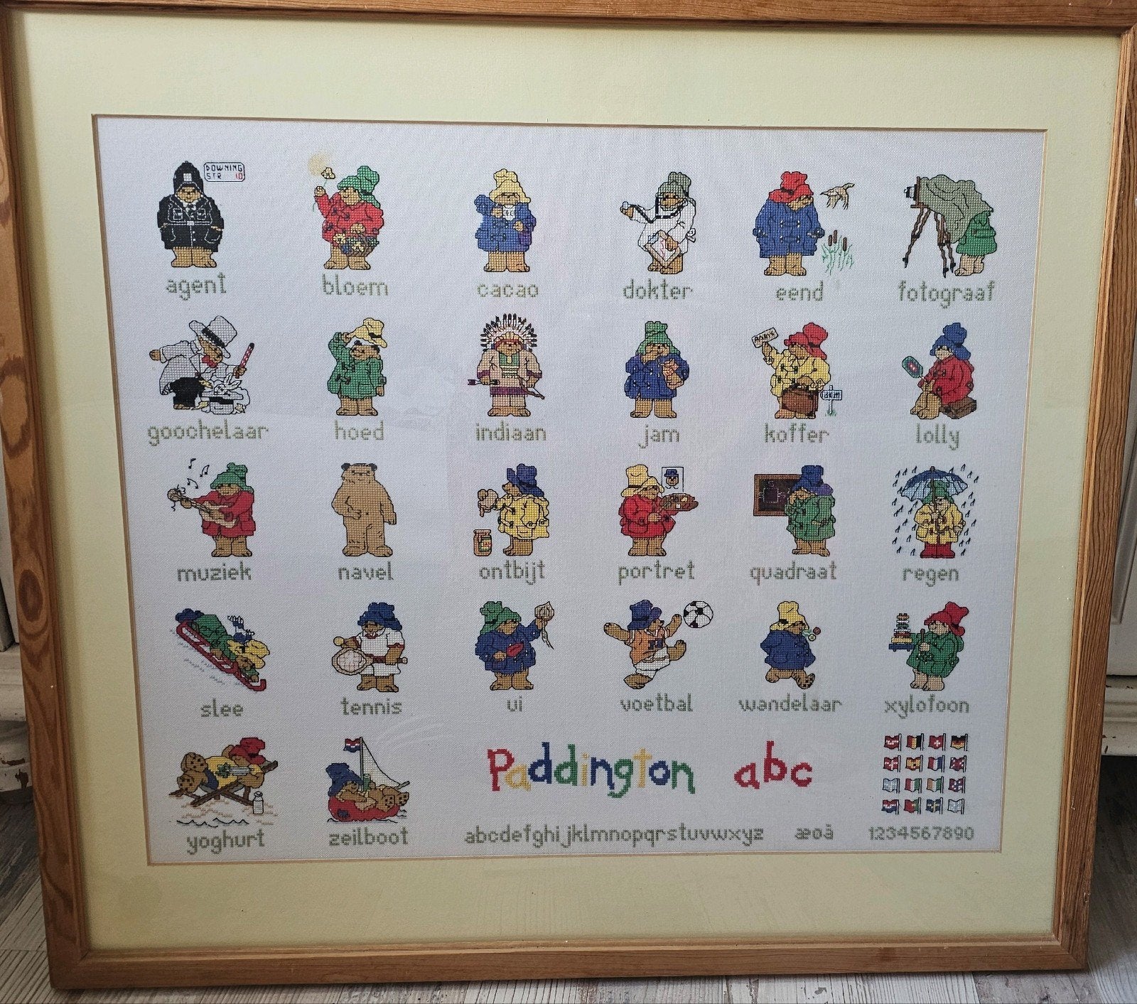 Ingelijst Paddington ABC Borduurwerk - Handgemaakt, Hobby en Vrije tijd, Ophalen