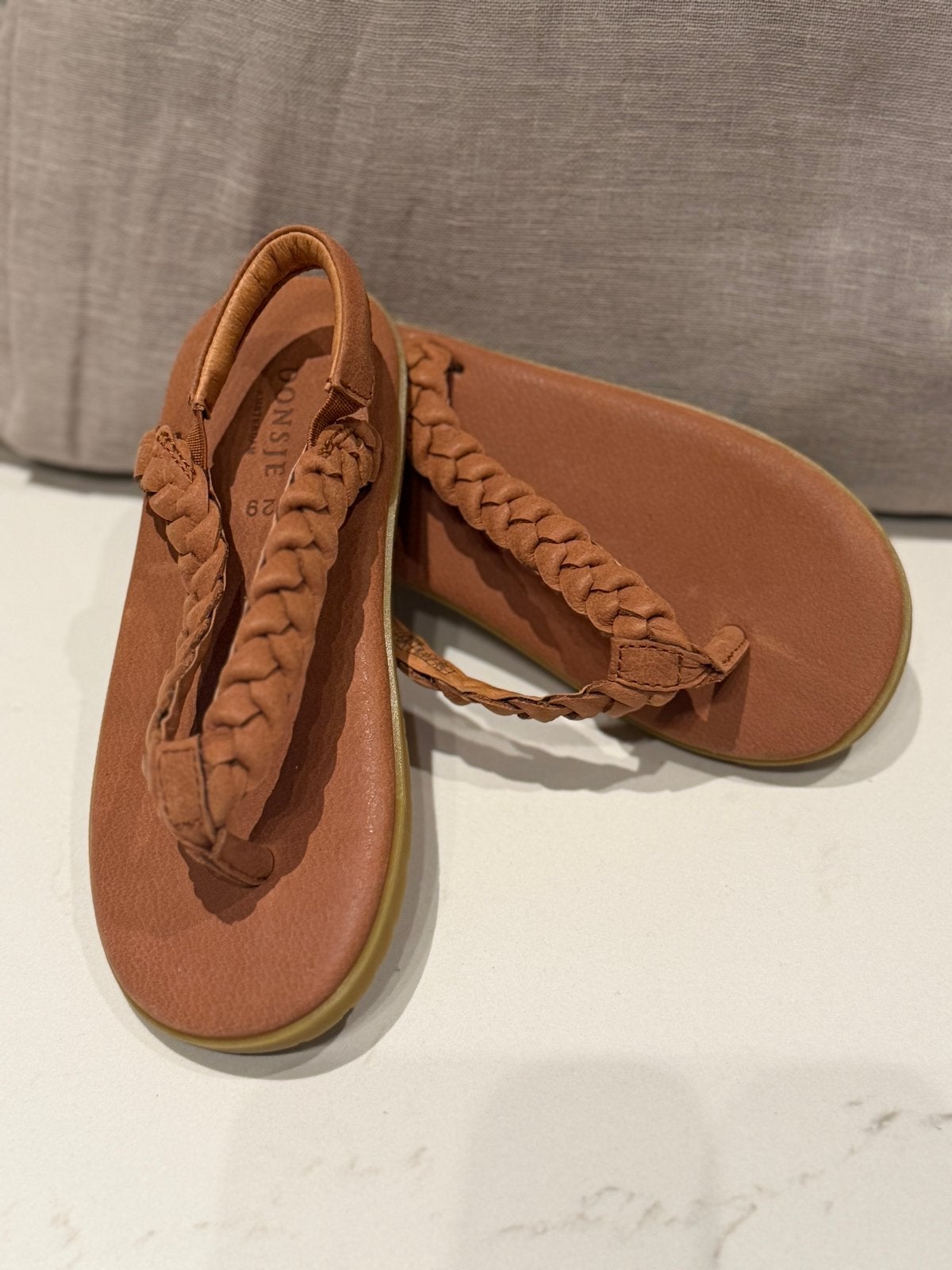 Noeuw Donsje sandalen/slippers  maat 29, Ophalen of Verzenden, Zo goed als nieuw, Jongen of Meisje, Schoenen