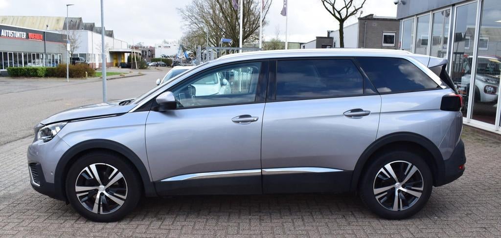 Peugeot 5008 1.2 PureTech Allure |7 PERS.|NAVI|CLIMATE CONTR, Parkeersensor, Gebruikt, 1199 cc, Bedrijf