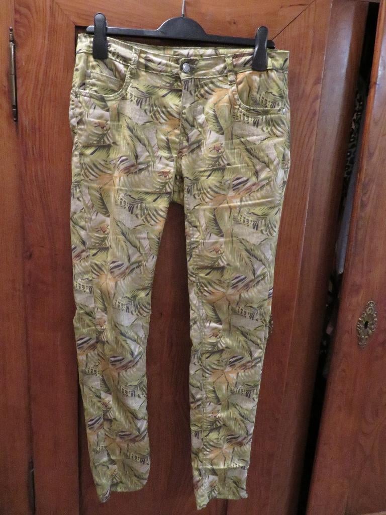 Dames broek  jeans bedrukt maat S Z.G.A.N Nielsson., Maat 38/40 (M), Ophalen of Verzenden, Zo goed als nieuw, Nielsson
