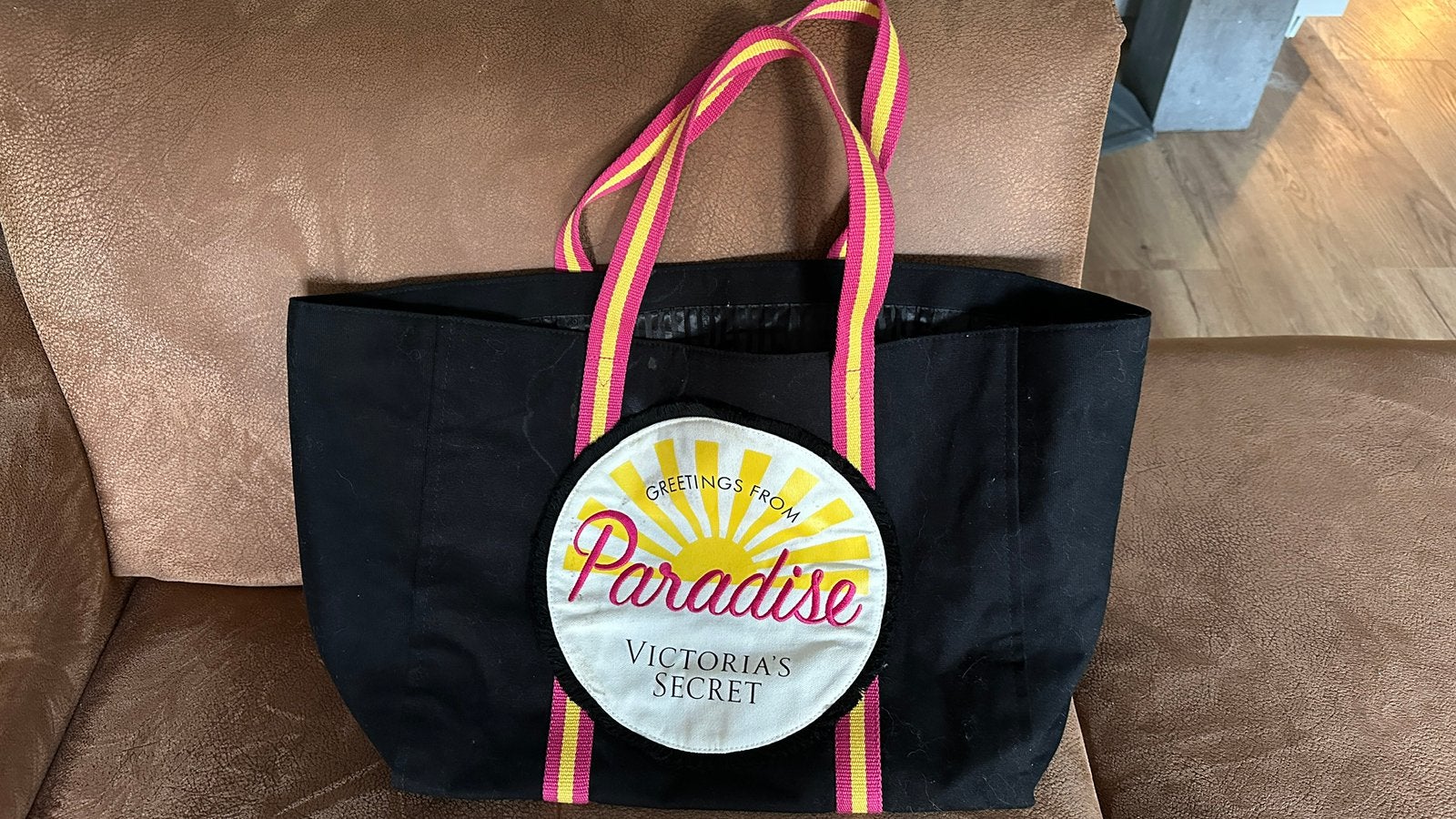 2 x Tote Bag Victoria’s Secret Greetings from Paradise, Ophalen, Nieuw, 30 cm of meer