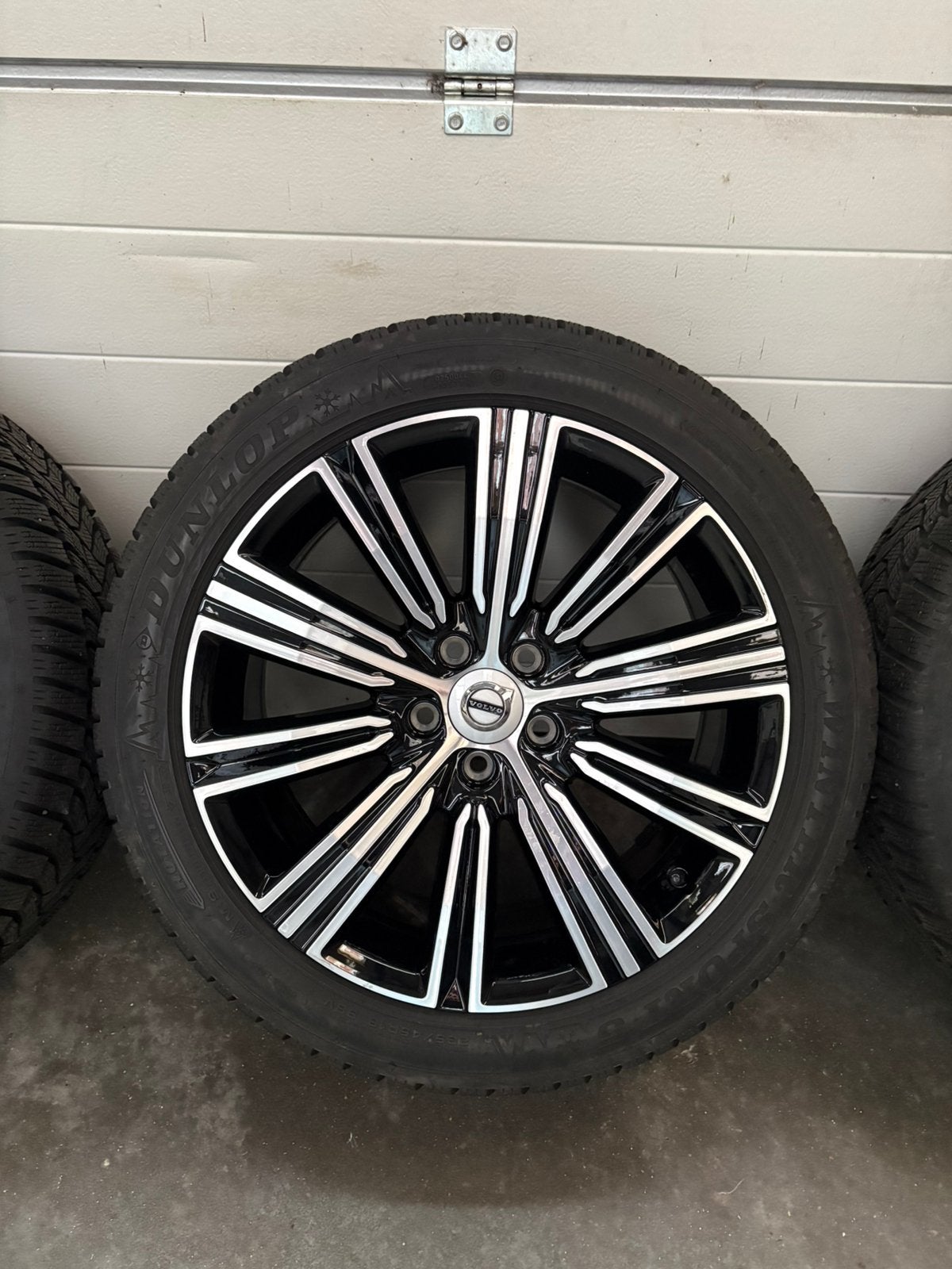 Volvo V60 S60 velgen winterbanden 8,5 + mm ZGAN Inscription, 18 inch, Gebruikt, Banden en Velgen, Zweden