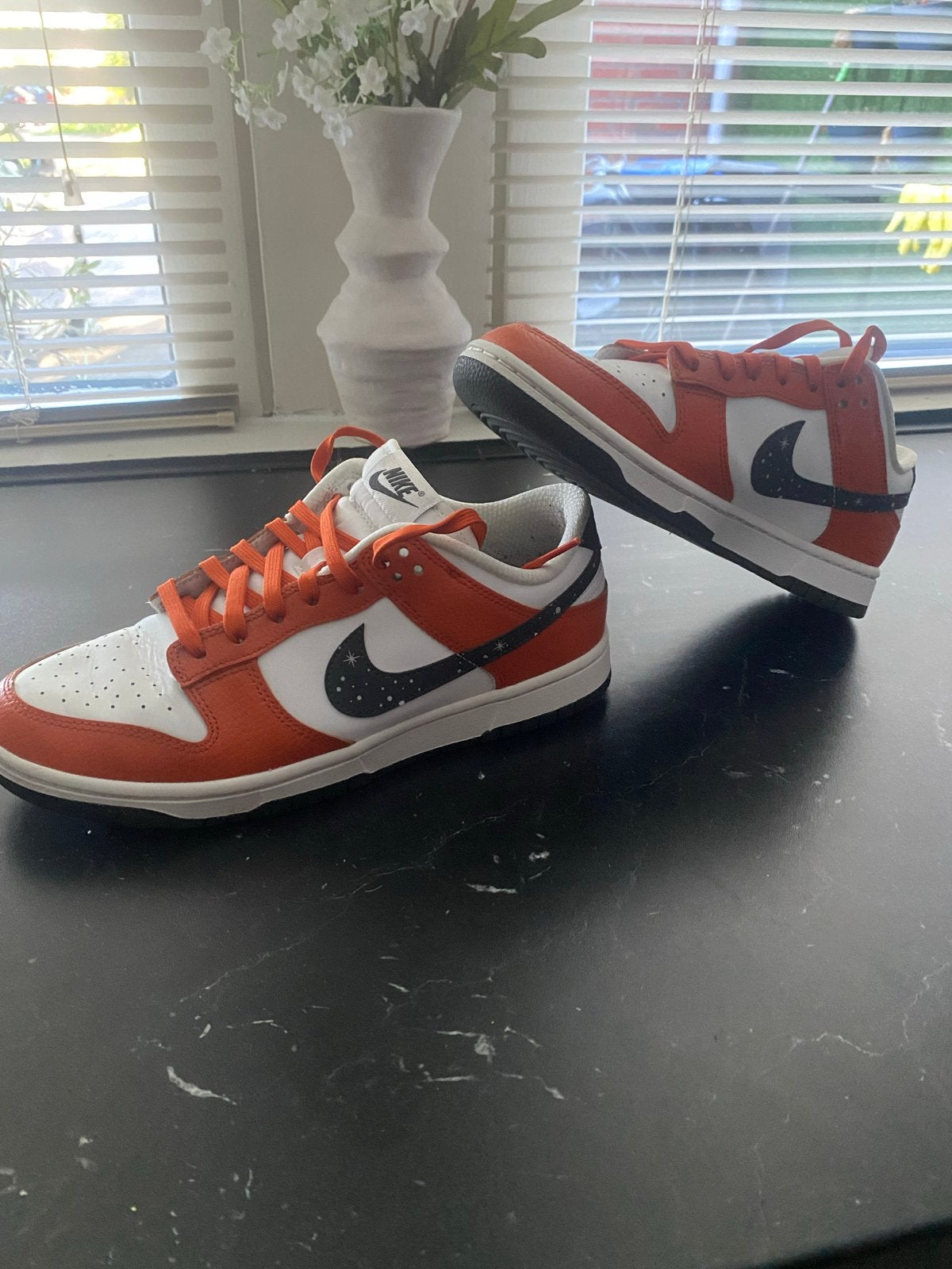 Nike Dunk Low Starry swoosh, Ophalen, Zo goed als nieuw, Overige kleuren, Sneakers of Gympen